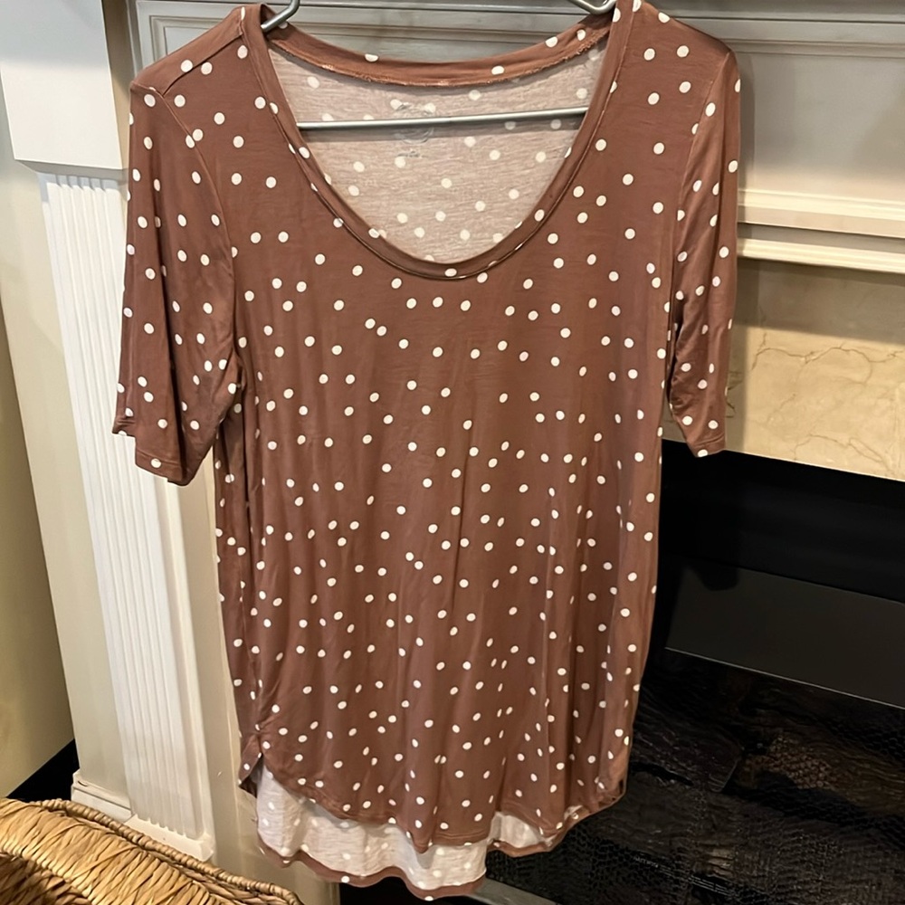 Size M. Mauve with white polka dots. Knit top. Worn once. Listing. #199
